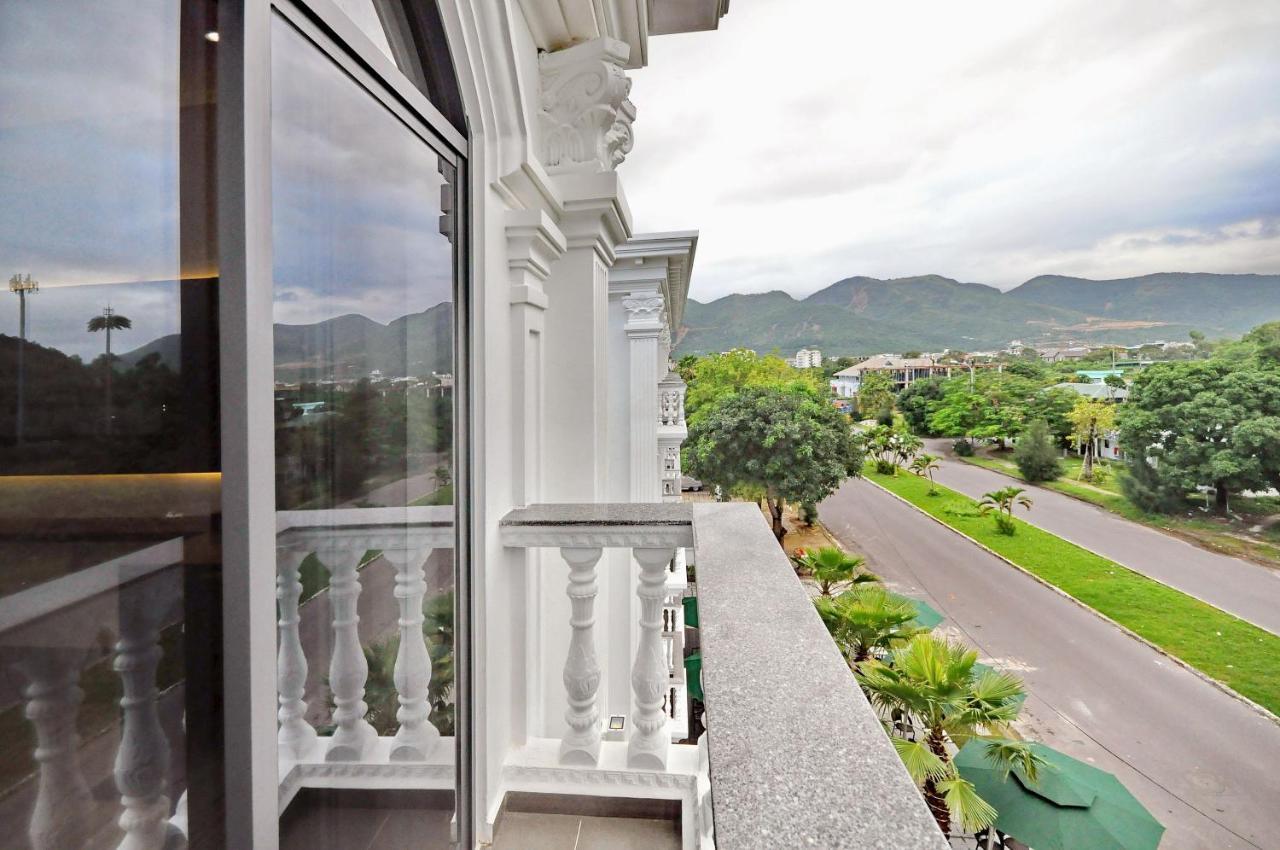 Crown Nguyen Hoang Hotel Нячанг Екстер'єр фото