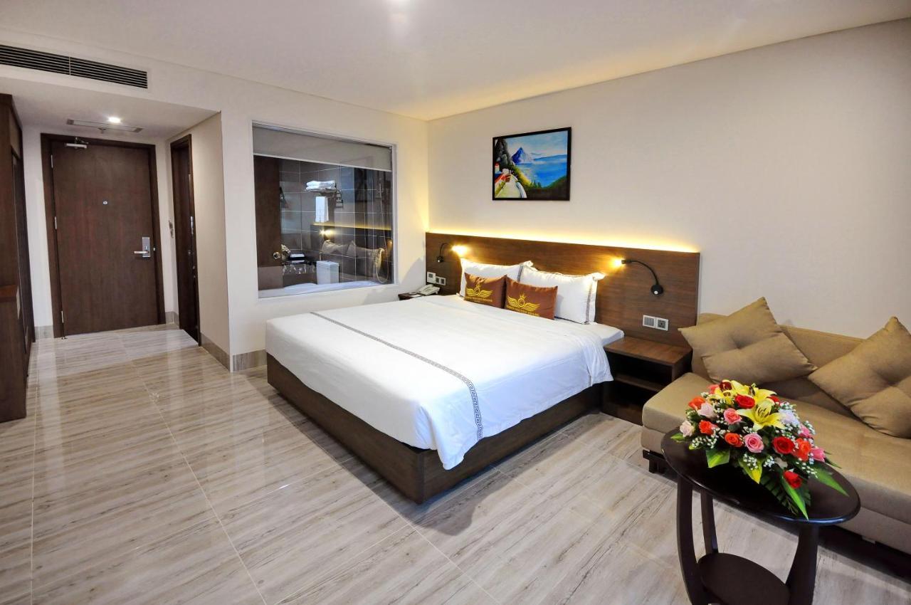 Crown Nguyen Hoang Hotel Нячанг Екстер'єр фото