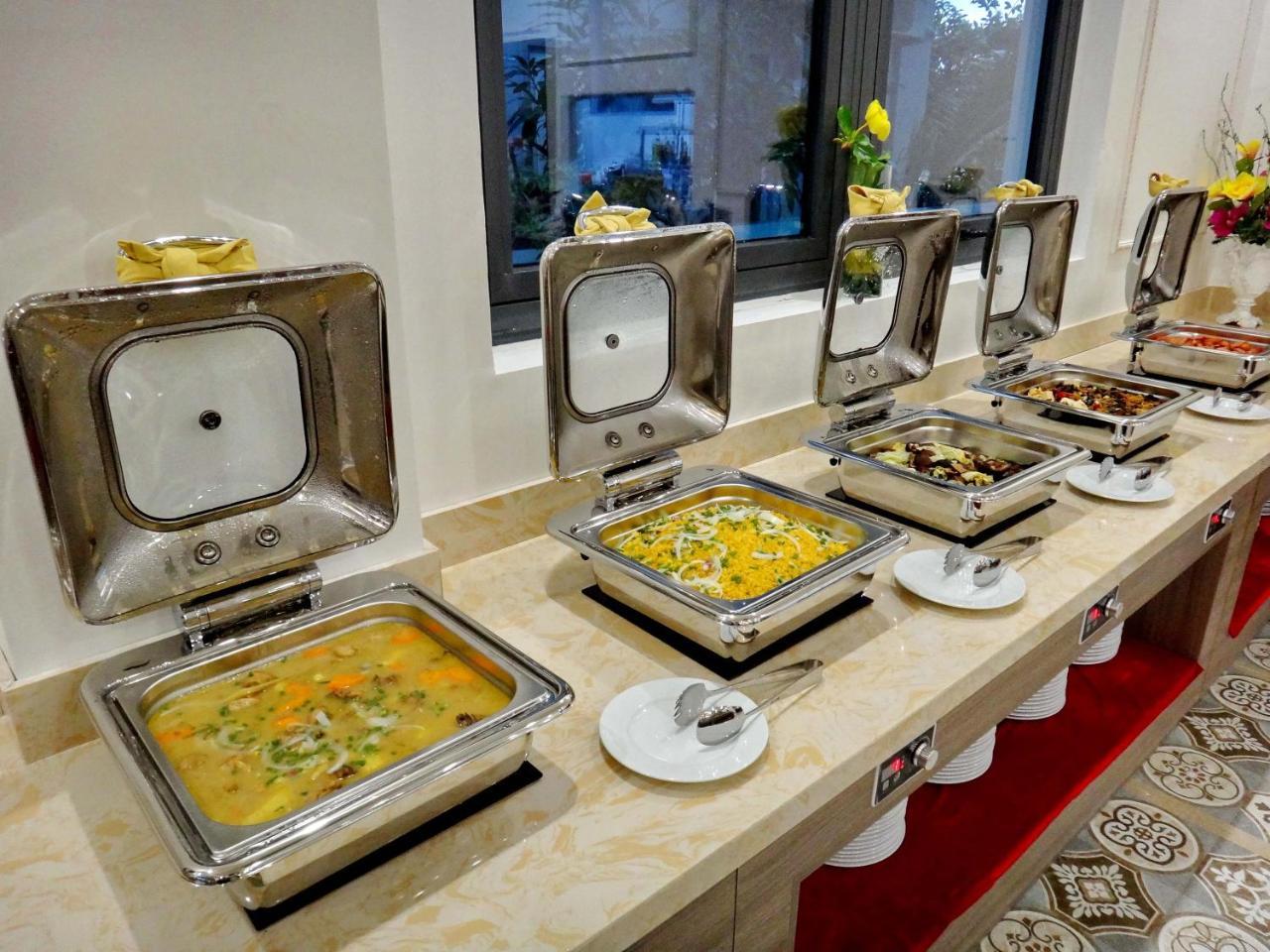 Crown Nguyen Hoang Hotel Нячанг Екстер'єр фото