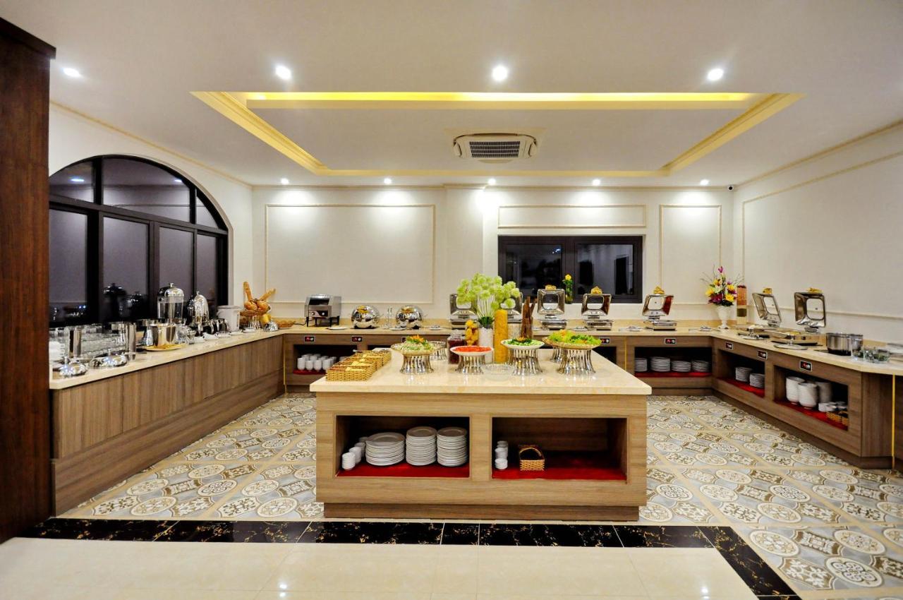Crown Nguyen Hoang Hotel Нячанг Екстер'єр фото